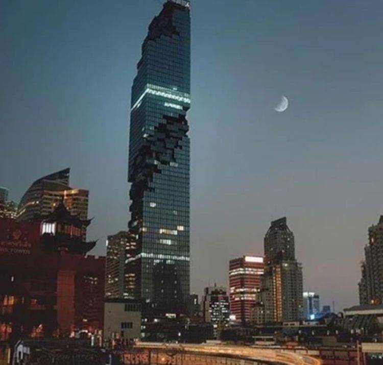 最惨的第一高楼，46亿打造被嘲“烂尾楼”，夜间开灯后看傻众人