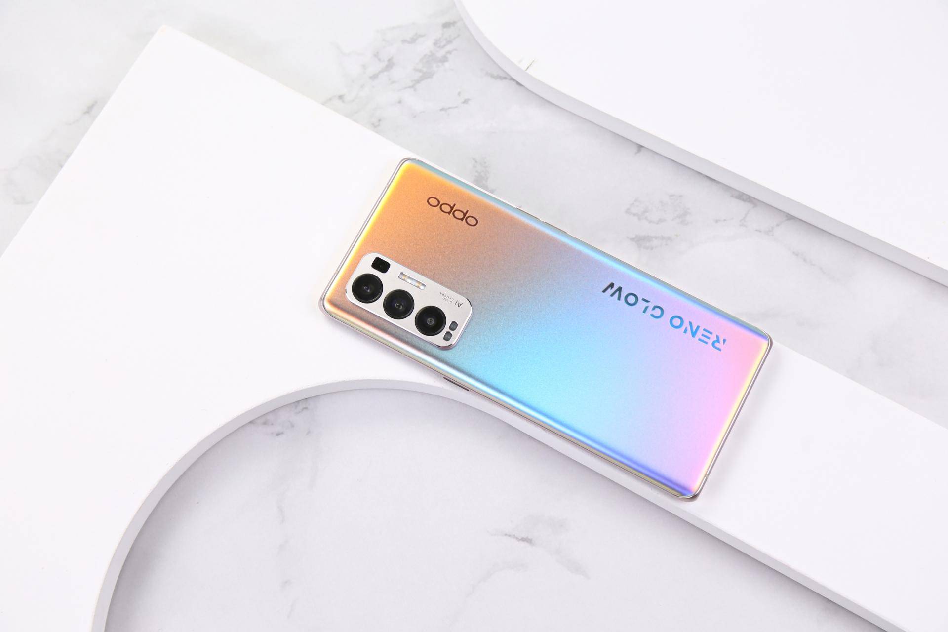 去年年初,oppo发布了其旗舰find系列的最新机型——oppo find x2系列