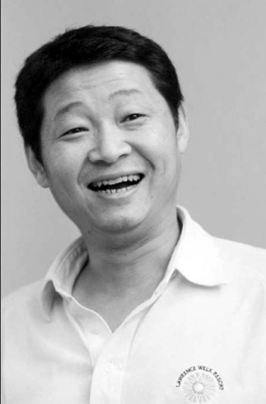 张国立的御用搭档:三德子养鸡身家过亿,消失20年的法印去哪了_赵亮