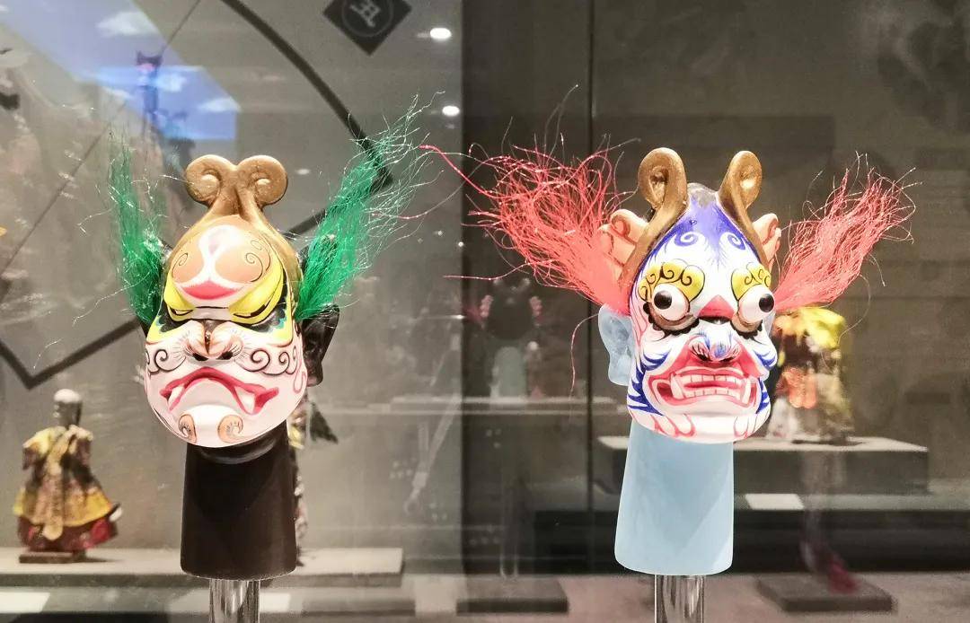 展览"匠心天工"中的两件徐竹初制木偶头