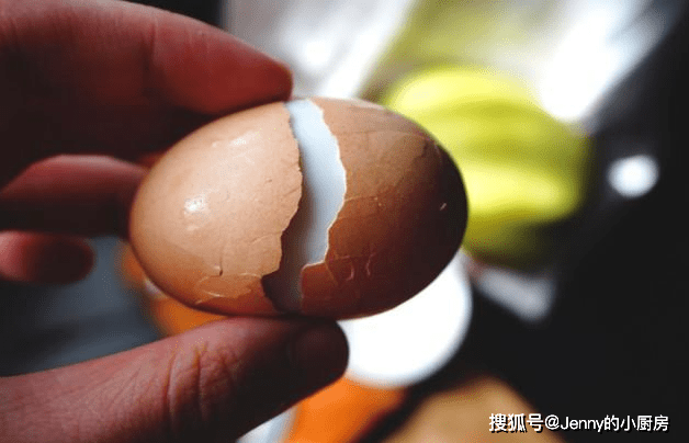 为什么鸡蛋会煮裂 5d5dc8e401f3438dbe8bd40ea595b5ec.png