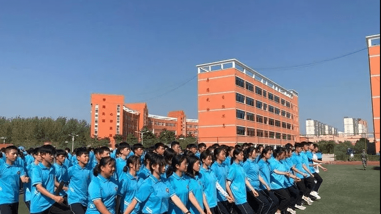 务实,高效,创新,发展,淮滨外国语高中部工作纪实
