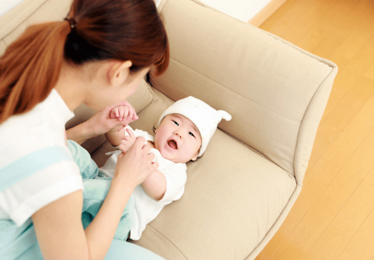 几个月宝宝会自己躺着然后坐起来 c8a83066d46248709cd70cdd68541b20.png