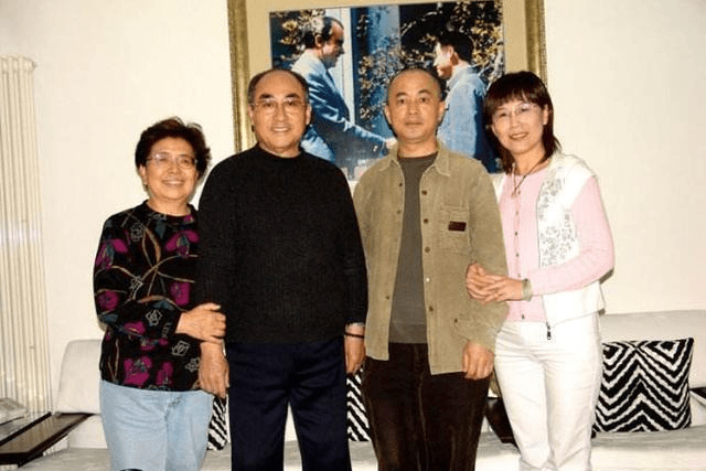 他是国乒首位世界三连冠球员,官至高位;再婚娶日本妻子很恩爱_庄则栋