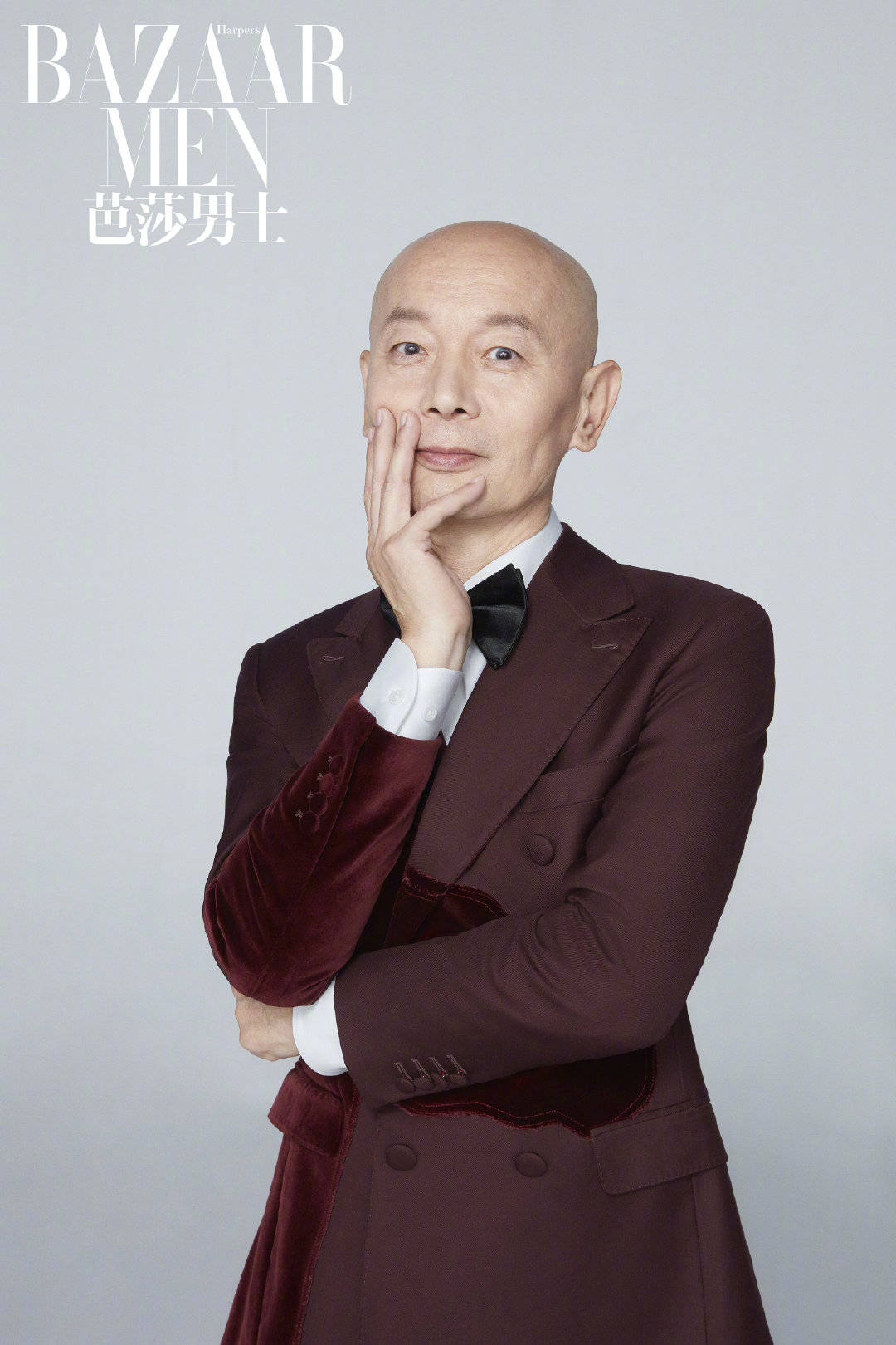 1/ 12 搜狐娱乐讯 2月1日,葛优携一众后辈拍摄新年写真,热巴穿西装