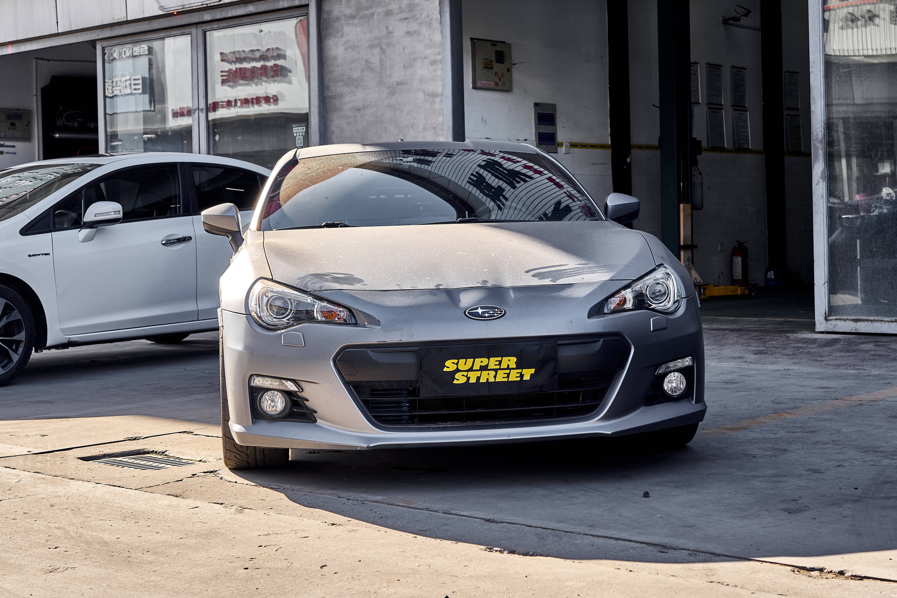 双酯技术换油下赛道斯巴鲁brz更换摩特300v竞技机油