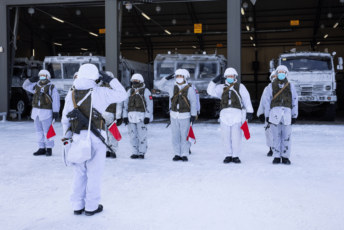 俄军装备伊斯坎德尔m导弹的部队进行实战条件下的冬季训练