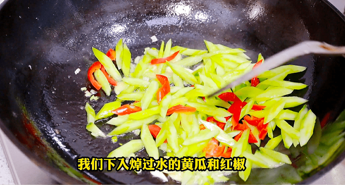 虾仁炒鸡头米的做法窍门 9657d3e50cba4ca888d0dcae36231733.png