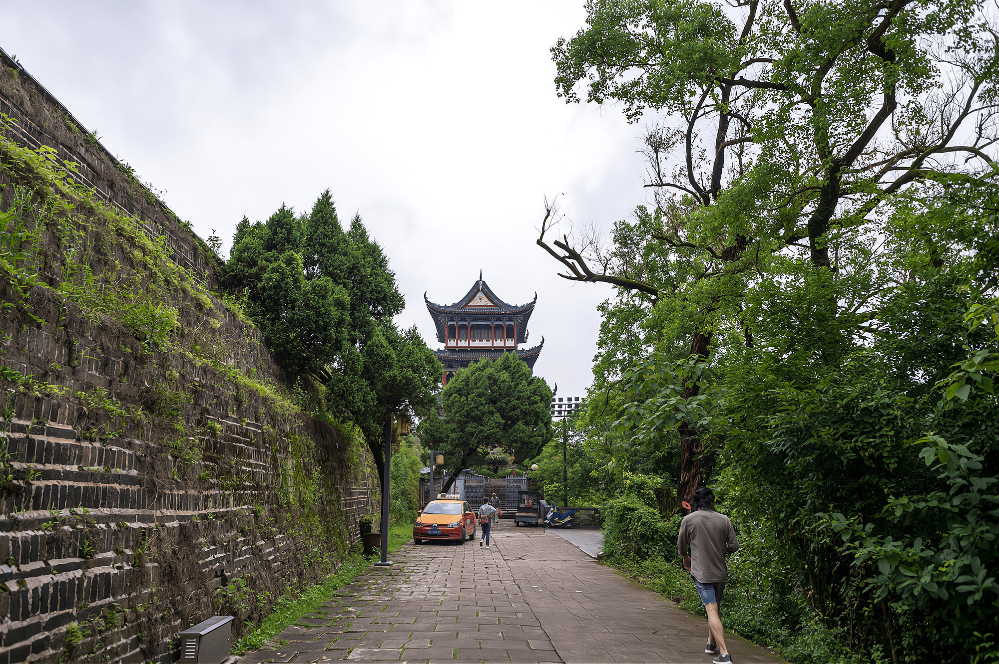 赣州古城墙，江南现存规模最大的古城墙，至今已2000多年历史