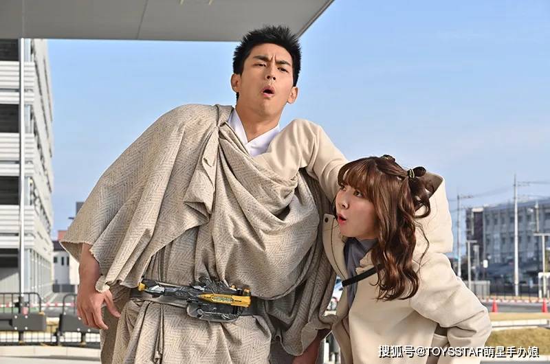 《假面骑士圣刃》新形态,奇幻驱动书加入黑暗元素,玩法大曝光!