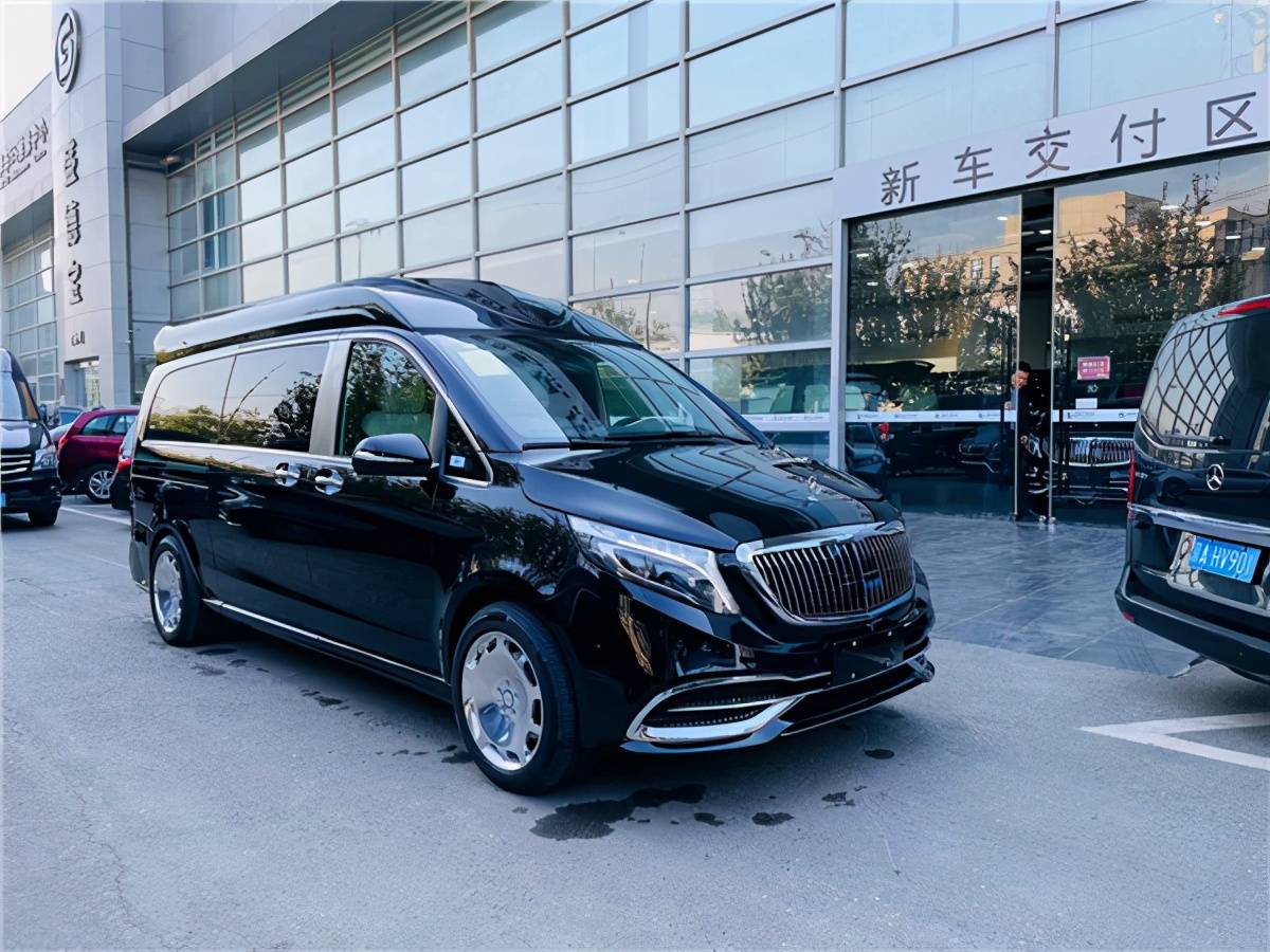 奔驰v260l高顶九速迈巴赫版商务车,四轮空气悬挂底盘升降功能