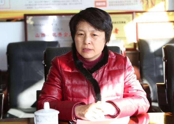 商议异业联盟具体事项周翠英部长与刘宏章副部长为天正广告揭牌2月2日