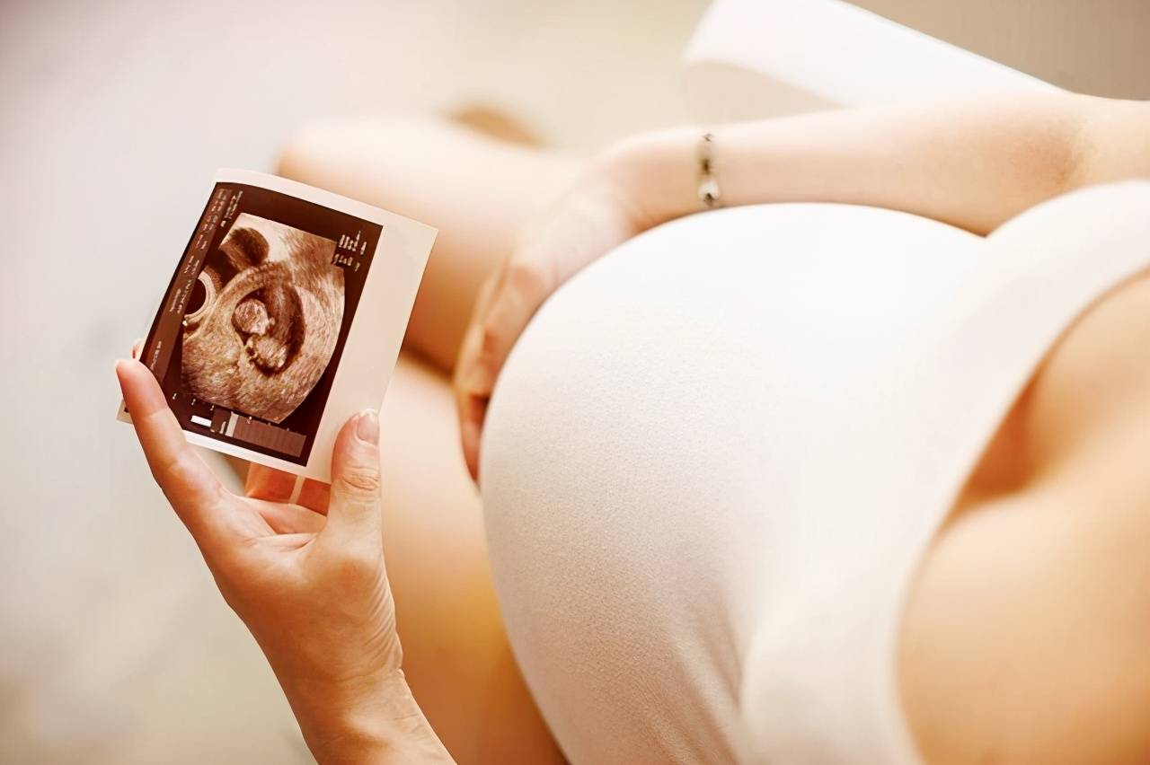 孕妇怎么坐对胎儿好 孕妇坐姿正确图解