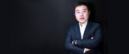 福星惠誉控股总经理谭奇材荣膺年度公益人物奖奇材书屋获大奖