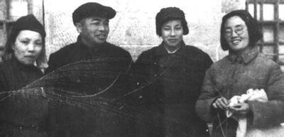 最美领袖夫人:丈夫左权牺牲后,携女嫁给了他曾经最信赖的人_刘志兰