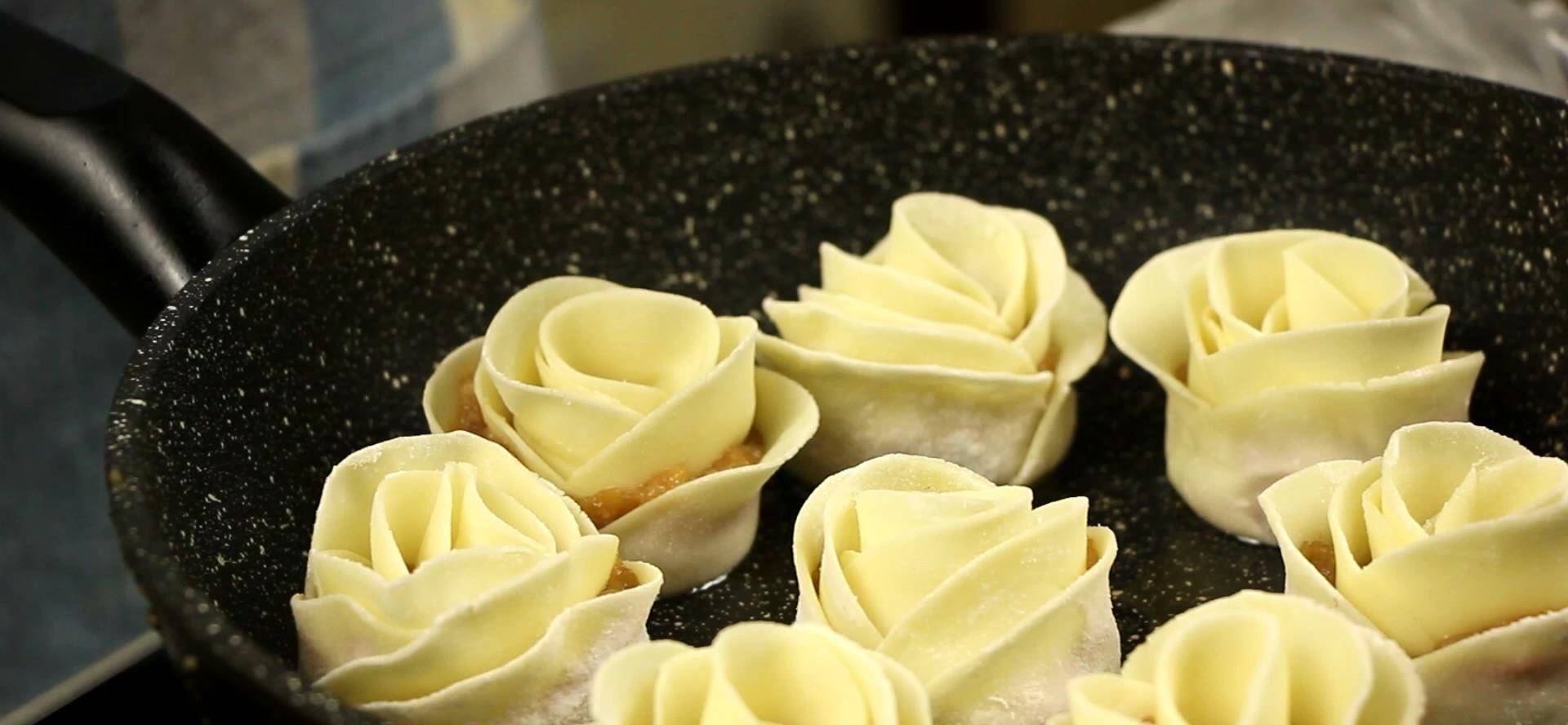 情人节宅在家动手做个玫瑰花饺子这个当礼物比鲜花有创意