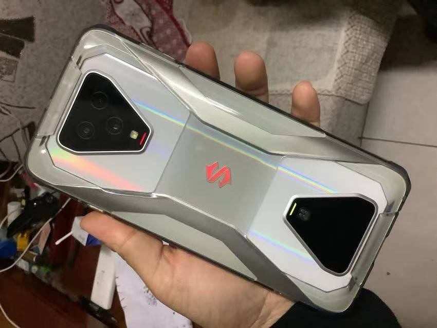 3499跌至2799,骁龙865 270hz,支持王者荣耀高帧率_黑鲨