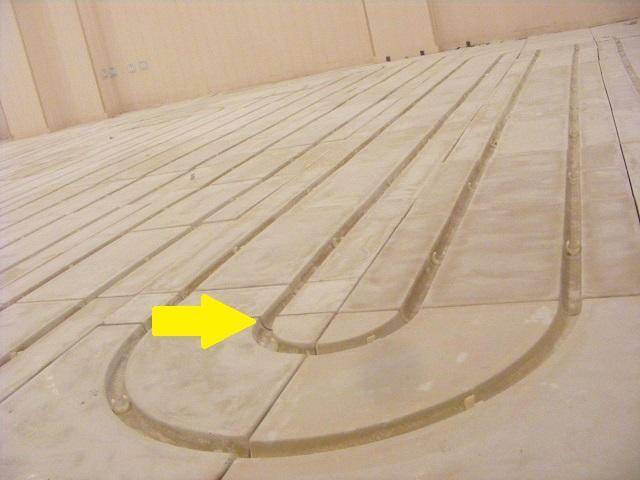 越来越多的家庭都流行这样铺地暖,升温特快!_干式