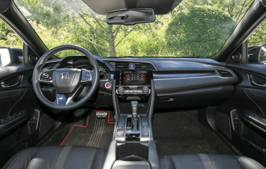 21款思域不讲武德上市不足半年跌15万还配大尾翼