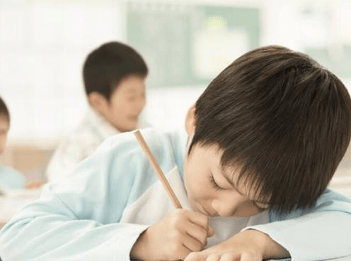 近视提前至3到7岁！