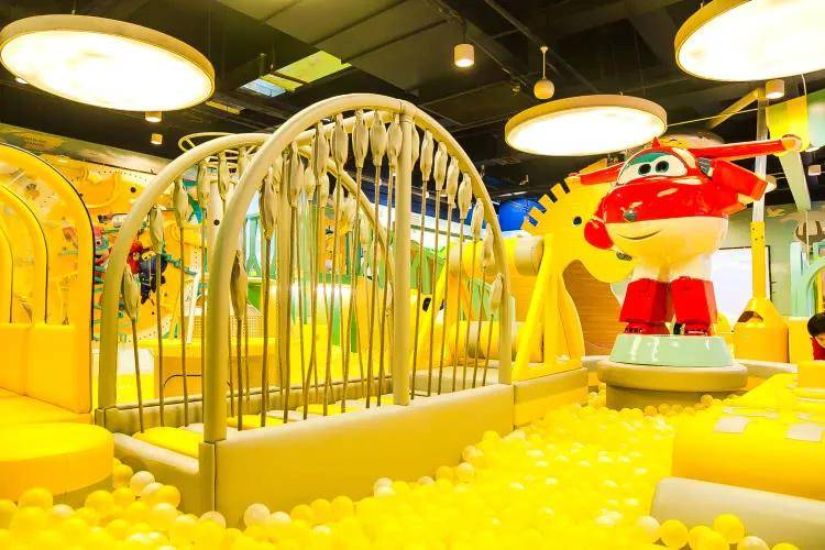 地址:大连市沙河口区凯德和平广场三楼米尼动物王国一家室内大型动物