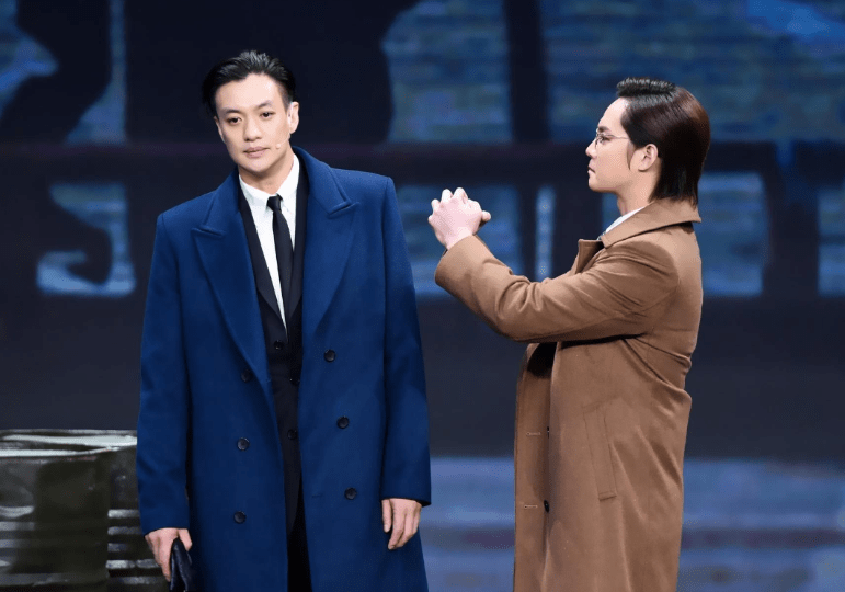 黄晓明瘦身成功惹关注?周一围才是身材管理的榜样