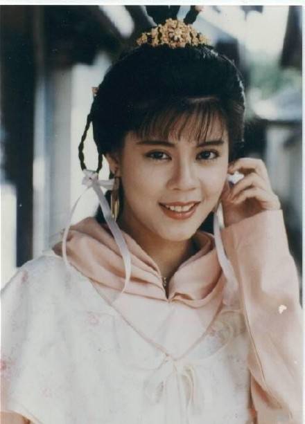 论经典还是96版《笑傲江湖》了,虽然造型比不过许晴的任盈盈,但梁佩玲