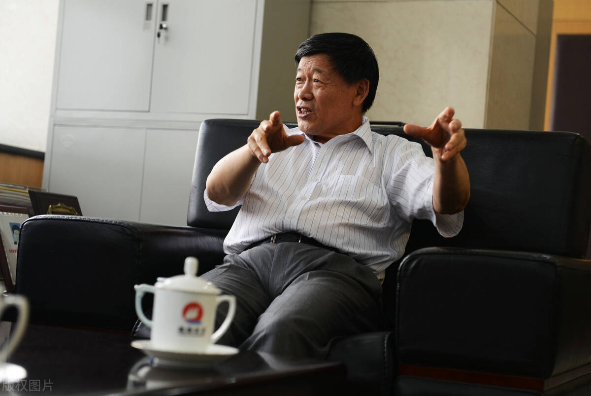 张士平成为首富,摩托车大王张家岭身陷囹圄,汪海执掌双星40年
