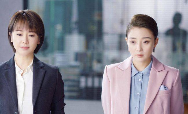 闫妮调侃殷桃正青春有没有第二部殷桃的回复让人笑翻