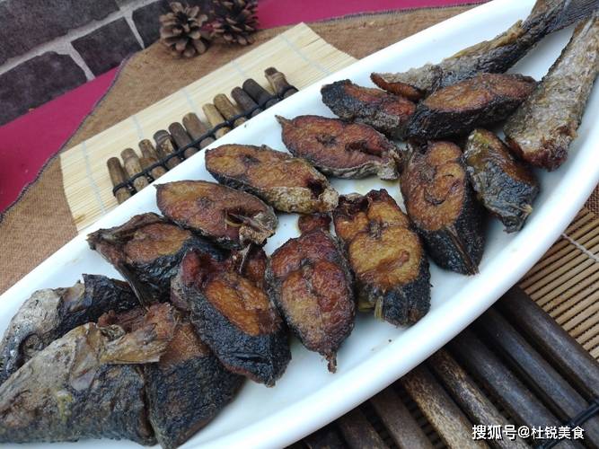 地道五香熏鲅鱼的详细做法步骤轻松就能学会的经典凉菜