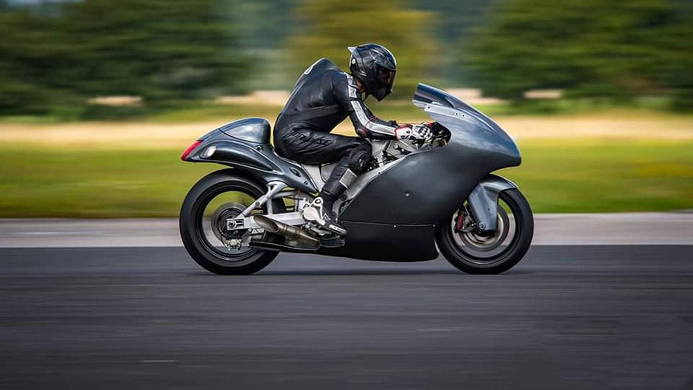 830匹涡轮铃木隼挑战1英里极速纪录,也只有曼岛tt车手敢驾驭_手机搜狐