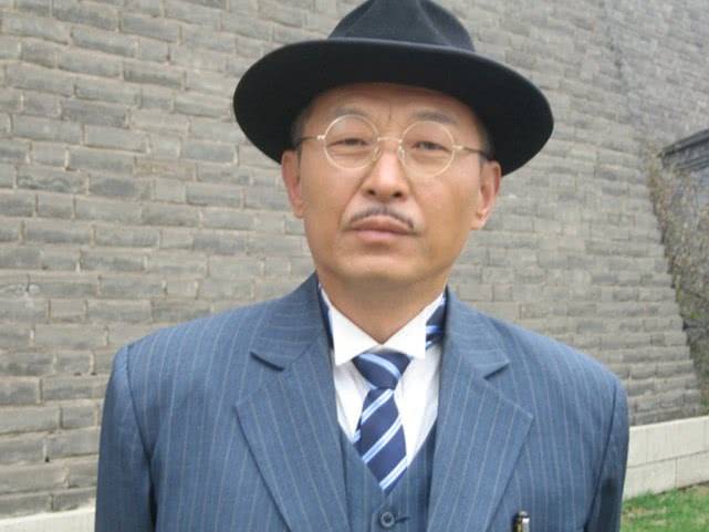 他是《河山》里的管家刘不准,年轻时扮演过聂帅,你认出了吗?_马刚