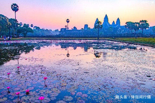 柬埔寨吴哥窟最美日出：当橙黄晨光笼罩古老遗迹，美得难以言表
