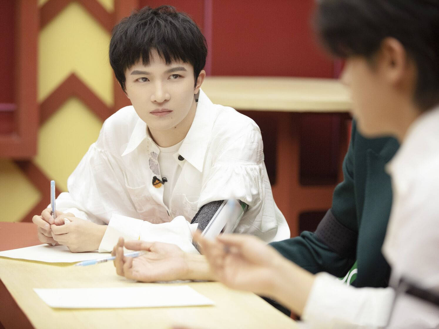 明星大侦探6:特别企划主打怀旧,何炅周到贴心,撒贝宁机智搞笑