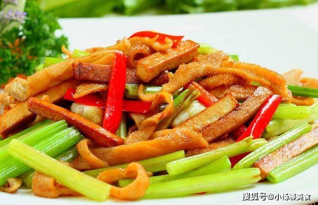 芹菜怎么炒才能治高血压 7e31bbb7464f41a1ac491cae4f5b3a91.jpeg