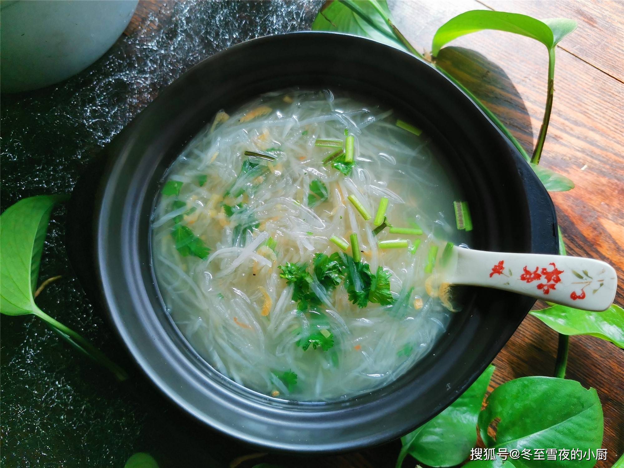 粉丝怎么做好吃带汤图片 4ae93cfca2144595a93c7506d1bfec62.jpeg