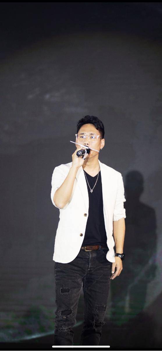 白里格新歌《写给你的情歌》以爱之名,重新定义了梦与远方