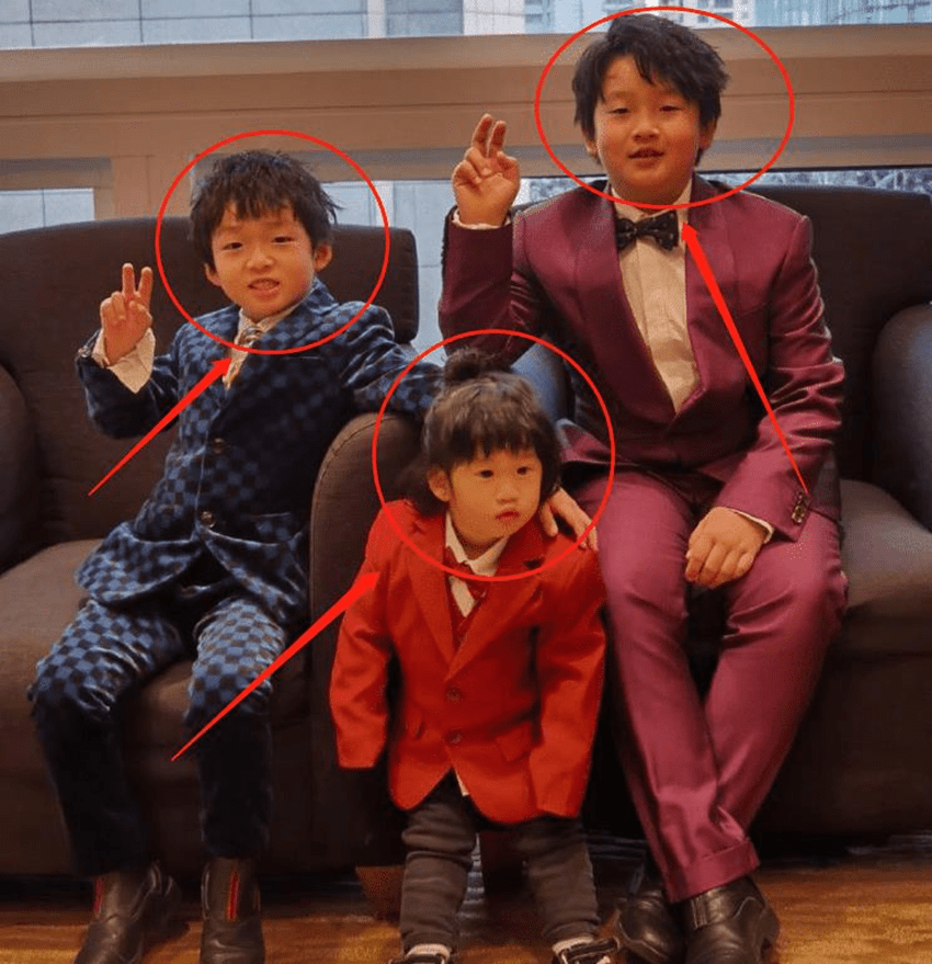 冉莹颖结婚10周年表白邹市明三儿子同框出镜老幺却被区别对待