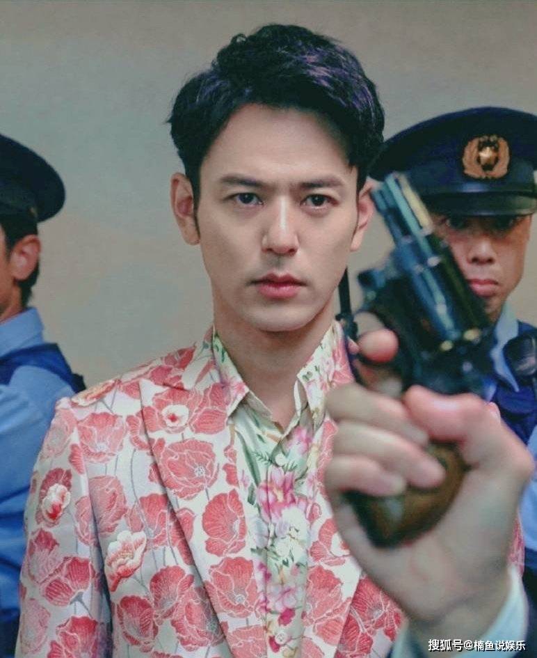 王宝强野田昊合影,《唐人街探案3》票房破37亿,侦探混搭超逗