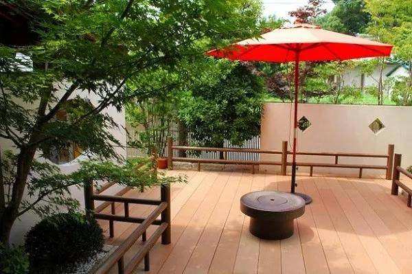 现代日本家庭的庭院,很多都采取非传统风格.