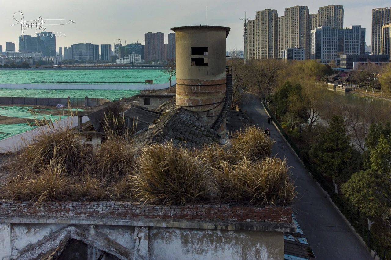 航拍京杭大运河时发现一块“绿地”，原来这里曾是杜月笙的造纸厂