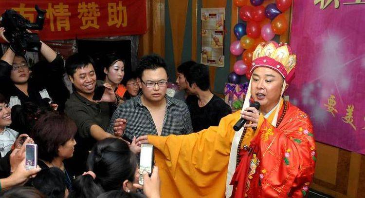 怎么穿袈裟 38e4502bfda94039acfd11d06ed20d15.jpeg