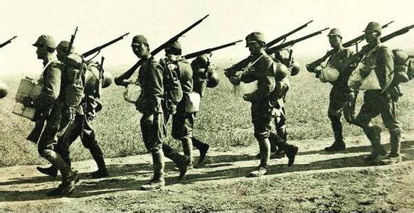 士兵被连长毒打,一怒之下往办公室扔了3颗手雷,4位军官丢掉性命_日本
