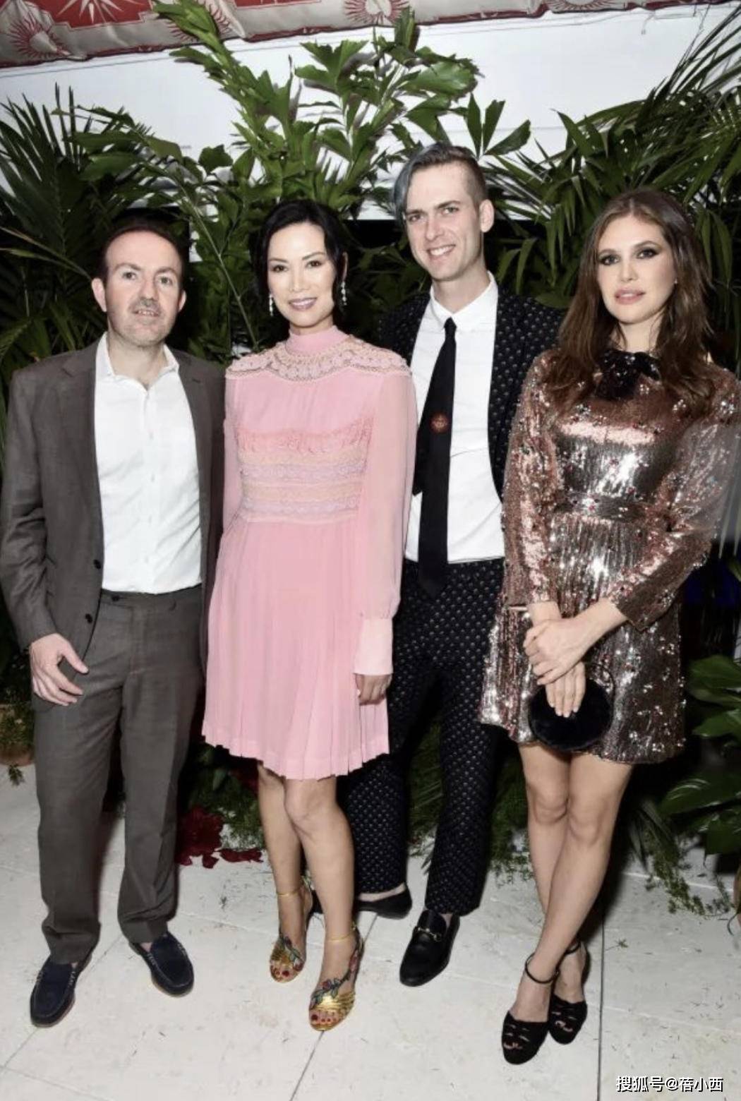 邓文迪不愧是"国际脸"标杆,175身材穿啥都不差,气场像超模