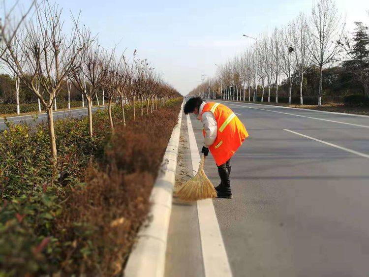 河南邓州：年味浓浓尚未散 公路人整装已出发