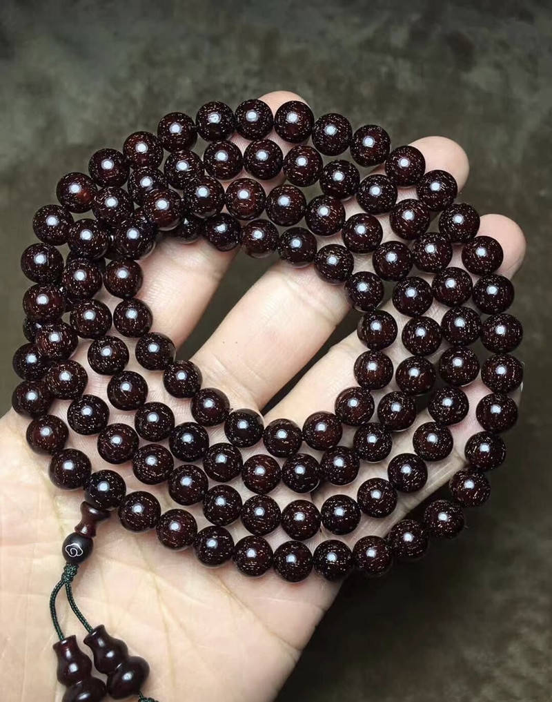 冬天能佩戴小叶紫檀么真能但是戴还不如不佩戴