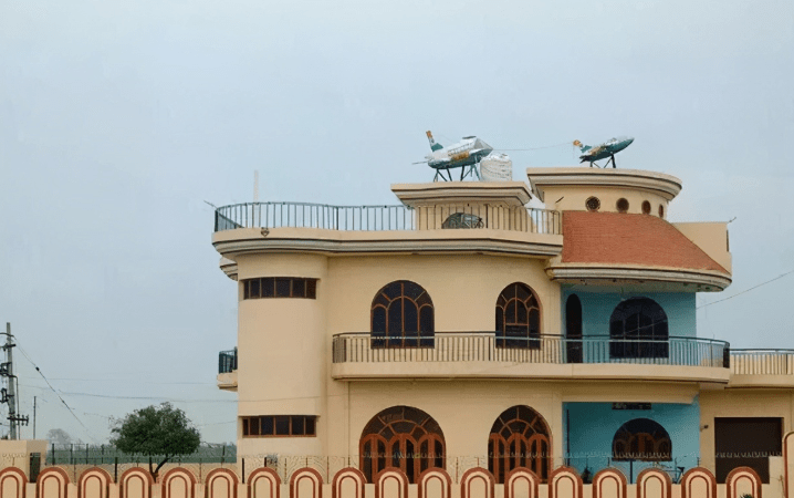 印度有一个土豪村：家家户户屋顶停着“私人飞机”，如今已成景点！