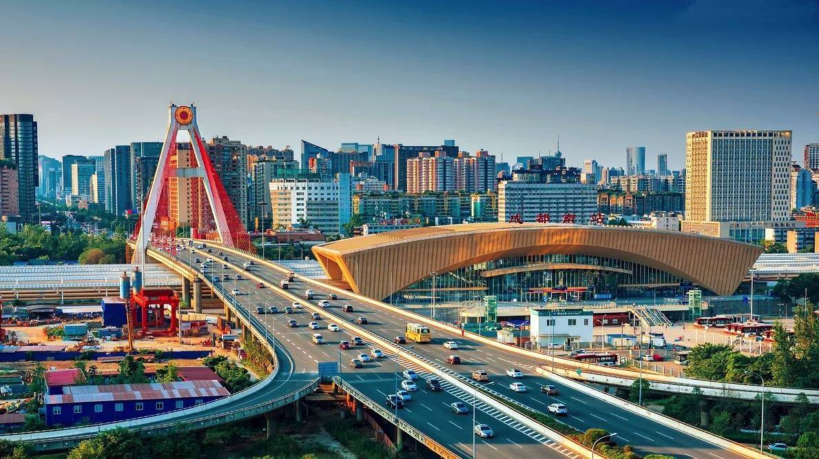 近日,第一财经公布了2020年度评选的15个新一线城市,依次为成都,重庆
