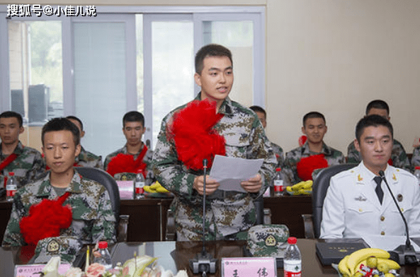 大学生应征入伍 两年退役后 能拿到多少钱 有参军想法的要了解 服兵役