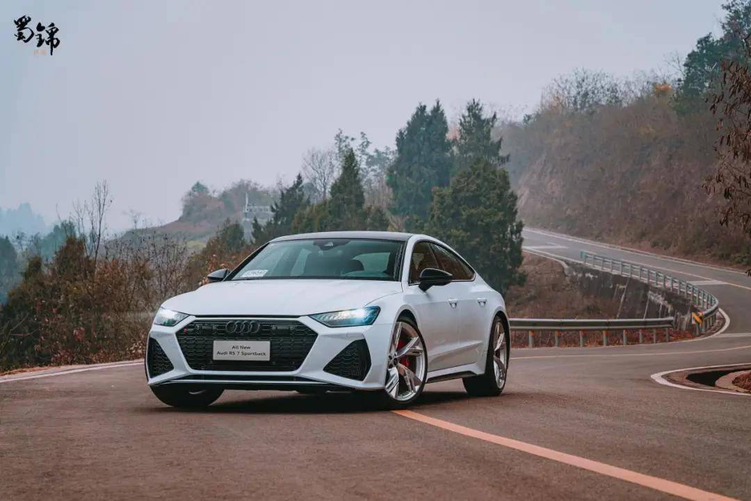 3.6s破百的最強四門性能轎跑,gti車主試全新奧迪rs7 sportback